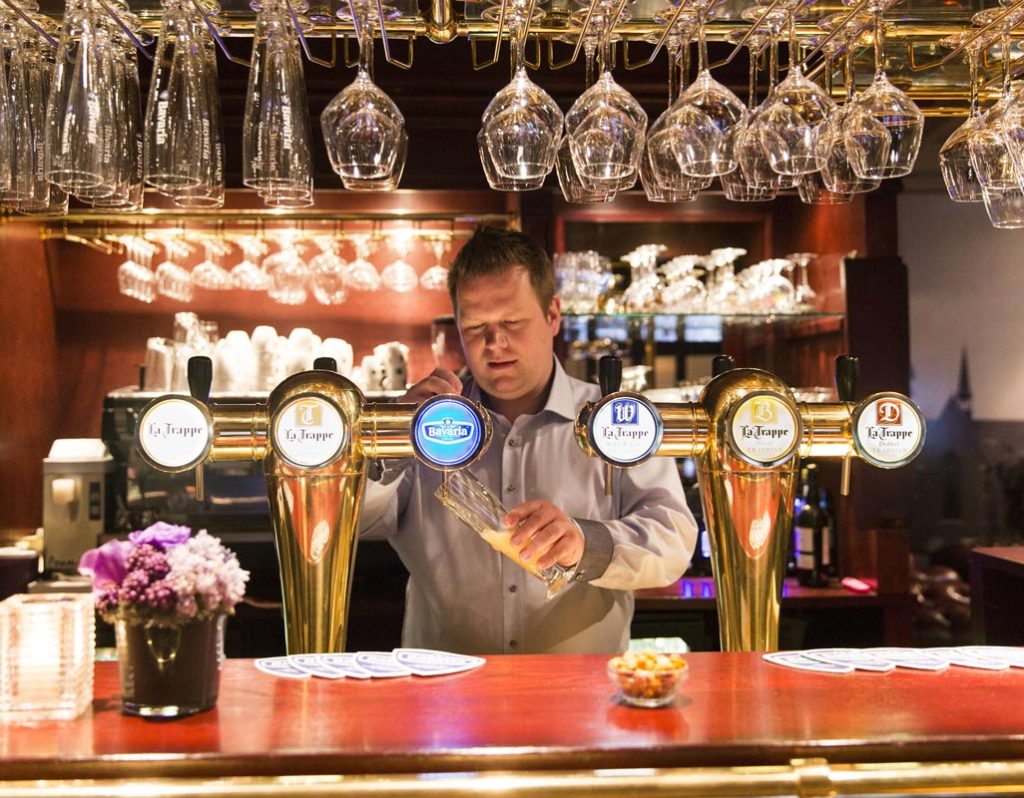 Den Engel brasserie tap bier bar restaurant cafe centrum baarle-nassau